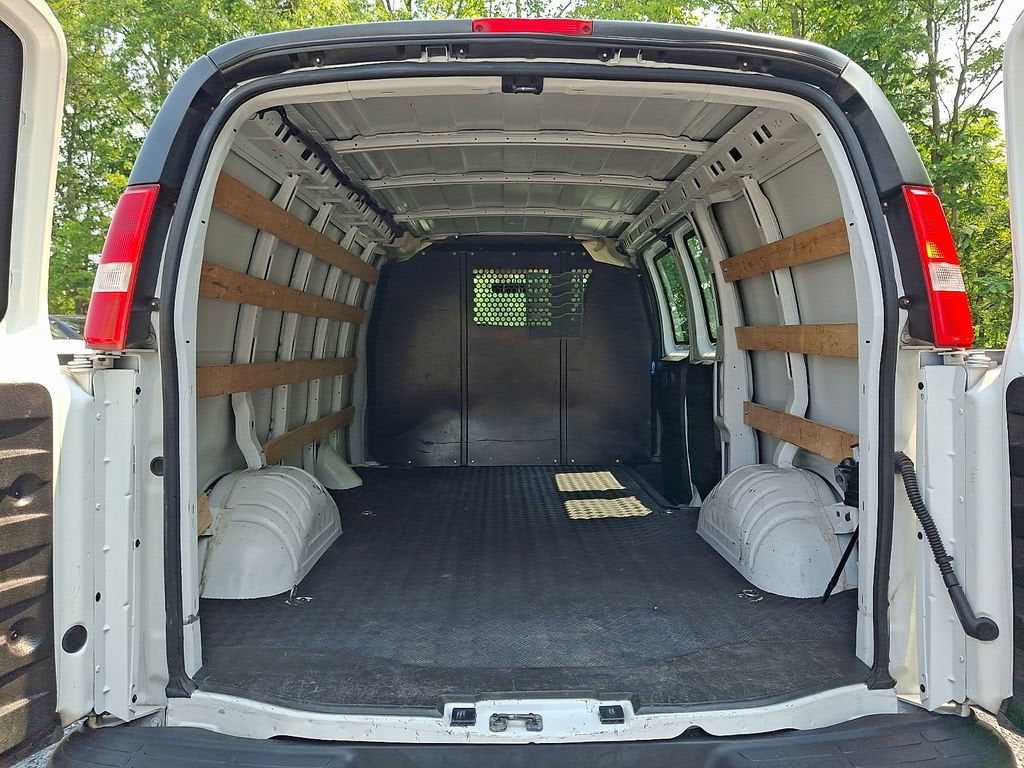 2022 Chevrolet Express Cargo 2500 RWD 2500 Regular Wheelbase WT
