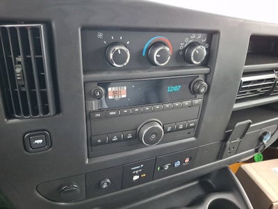 2025 GMC Savana Cutaway 3500 1WT