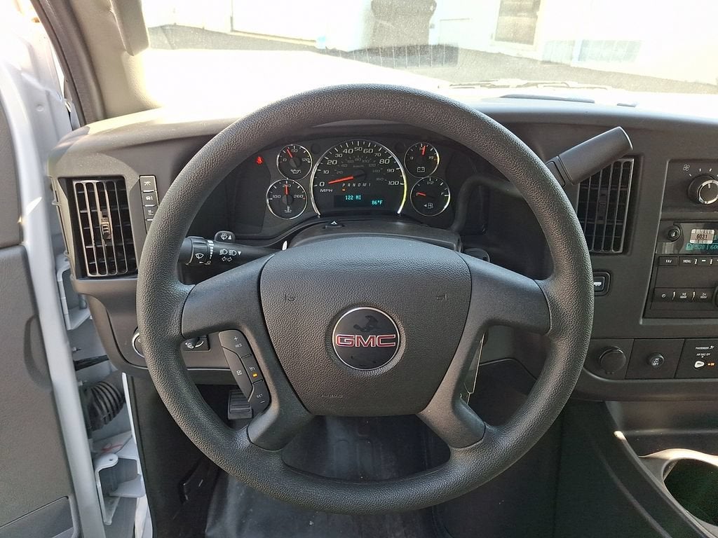 2025 GMC Savana Cutaway 3500 1WT