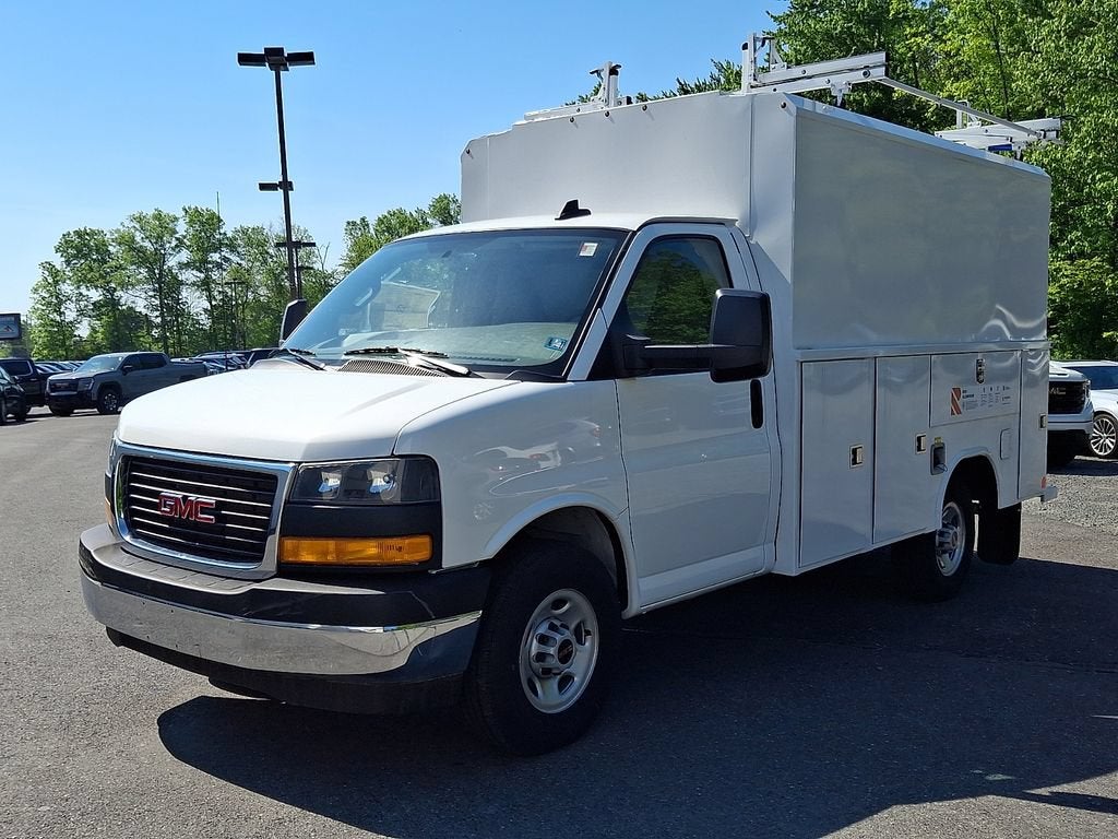2025 GMC Savana Cutaway 3500 1WT