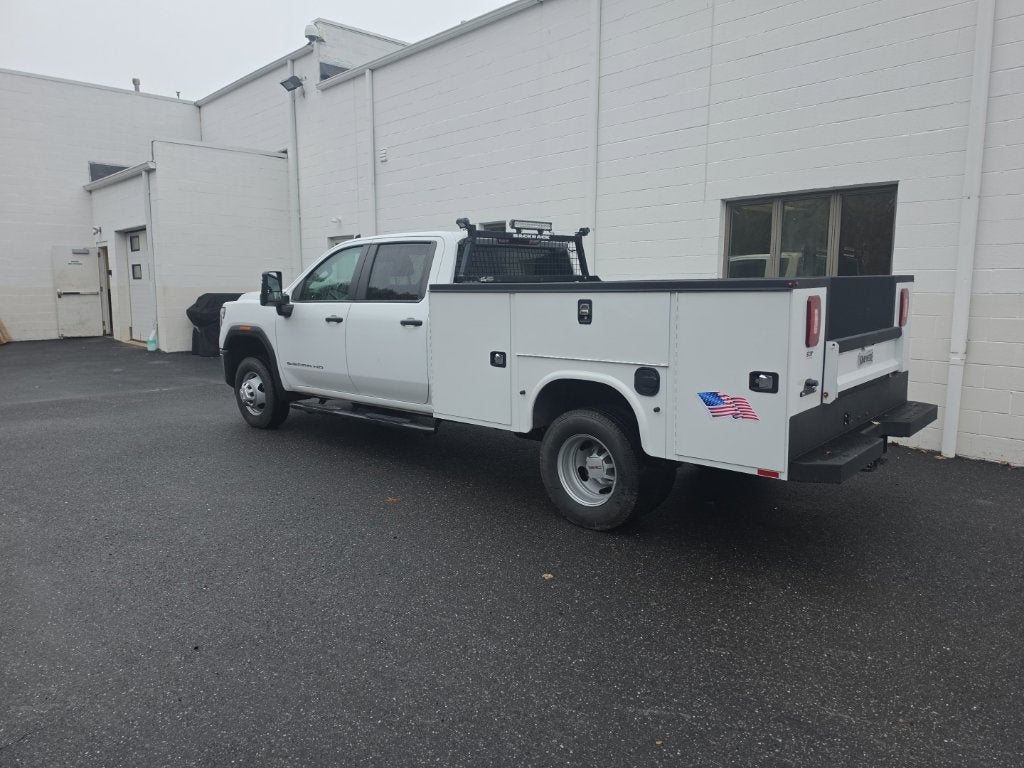 2025 GMC Sierra 3500 HD Chassis Cab Pro