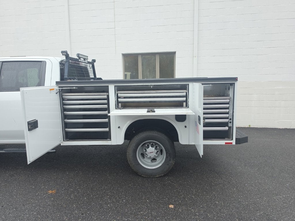 2025 GMC Sierra 3500 HD Chassis Cab Pro