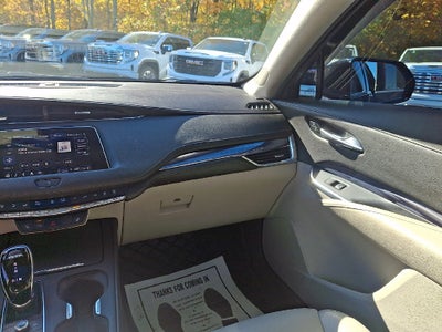 2023 Cadillac XT4 AWD Luxury