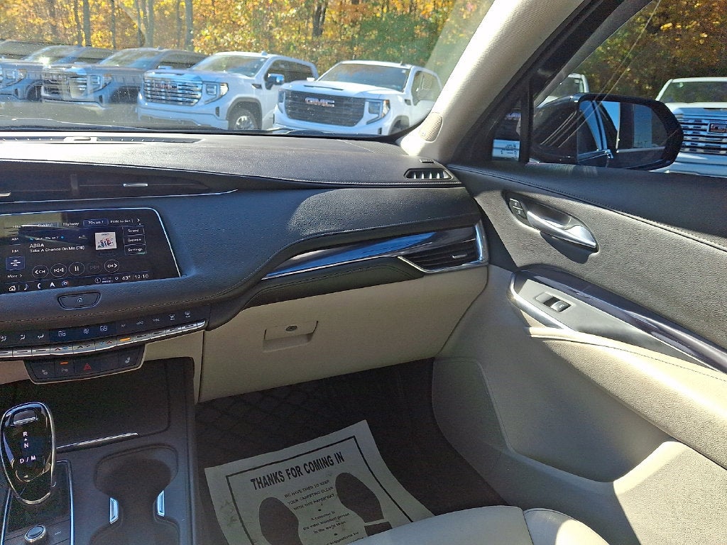 2023 Cadillac XT4 AWD Luxury