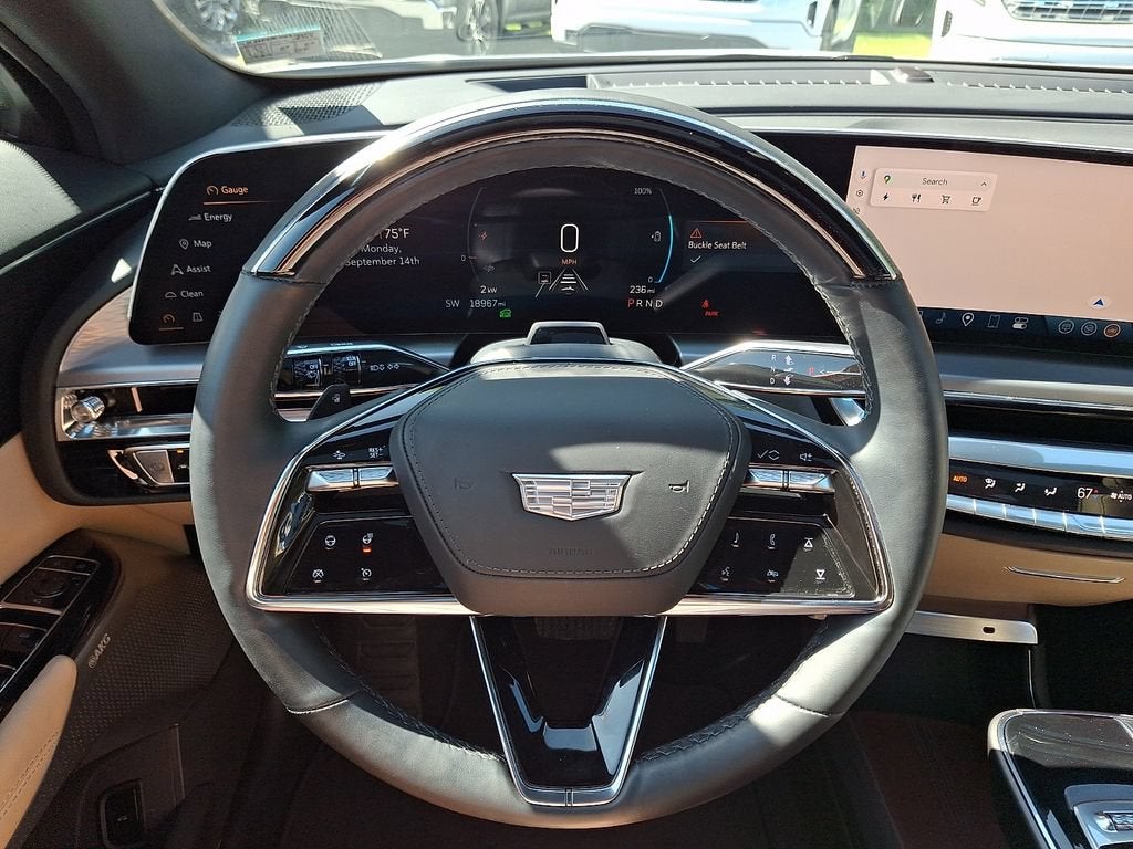 2024 Cadillac LYRIQ Luxury 3
