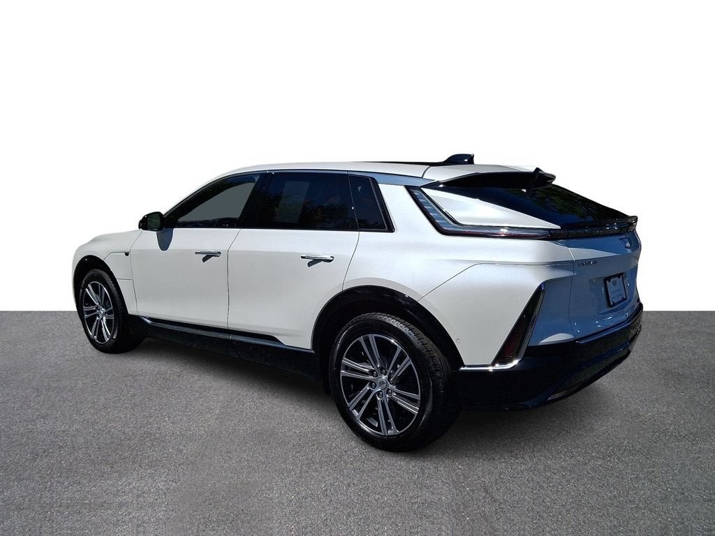 2024 Cadillac LYRIQ Luxury 3
