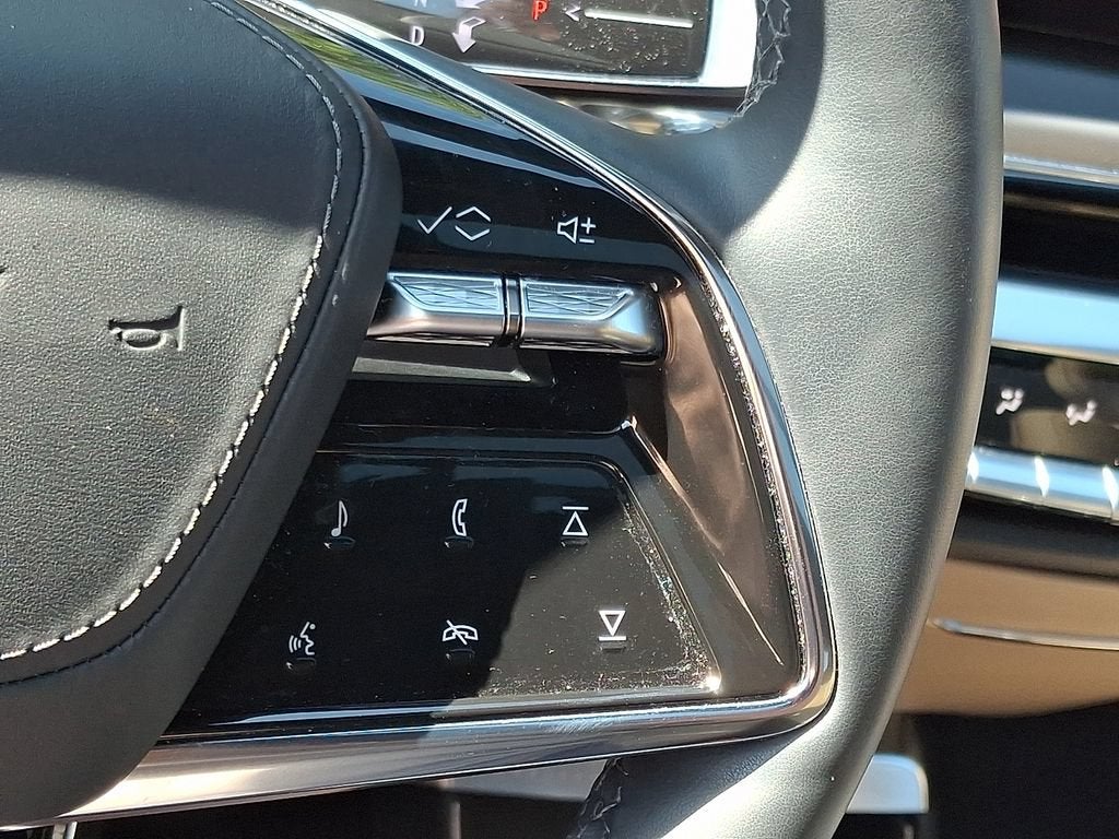 2024 Cadillac LYRIQ Luxury 3