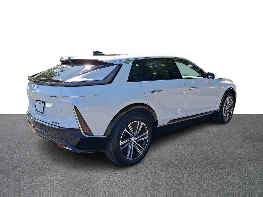 2024 Cadillac LYRIQ Luxury 3