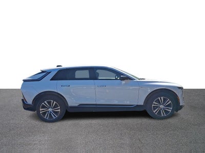 2024 Cadillac LYRIQ Luxury 3