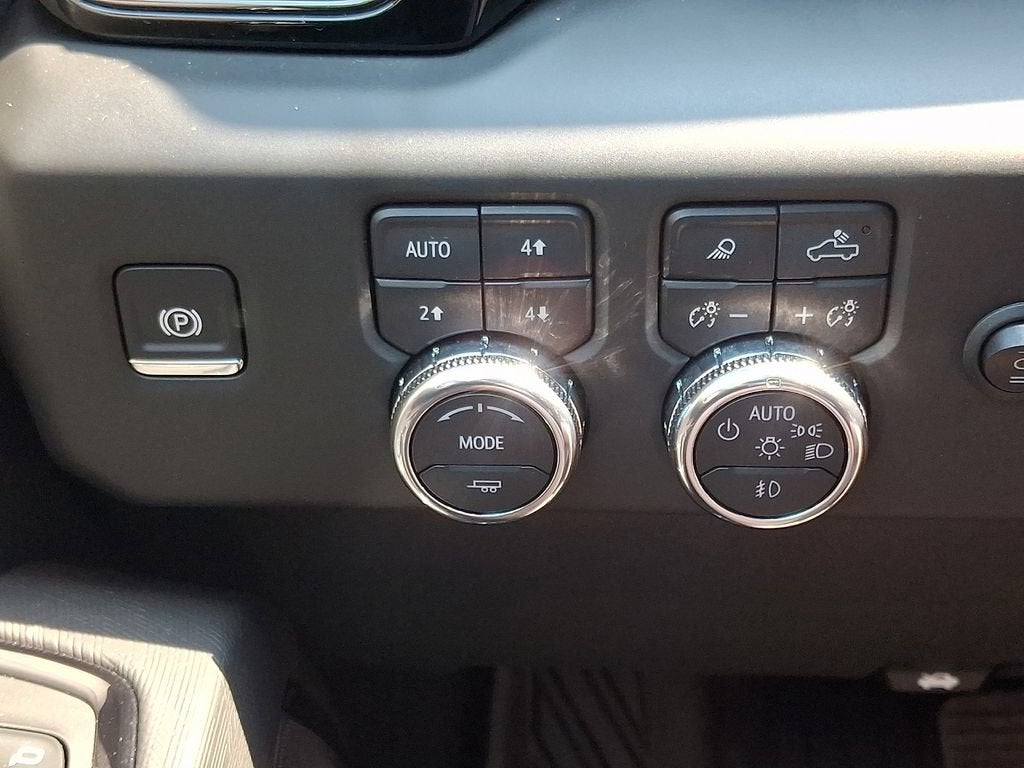 2025 GMC Sierra 1500 AT4X