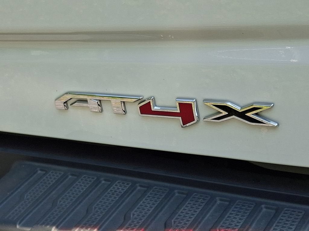 2025 GMC Sierra 1500 AT4X