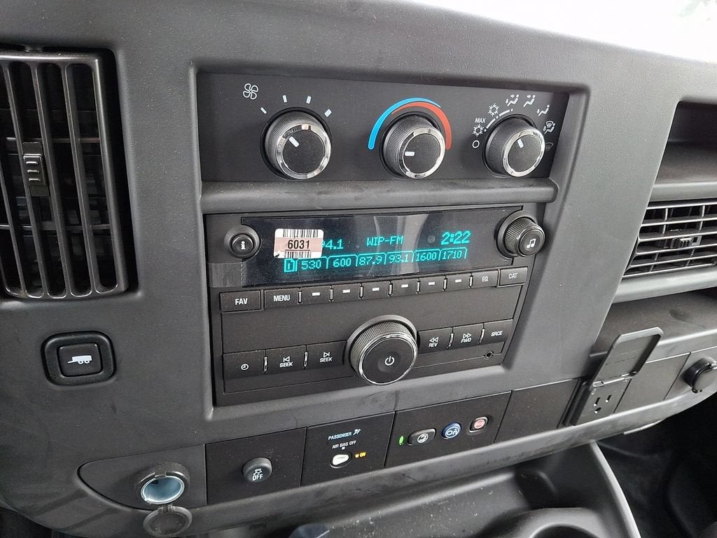 2025 GMC Savana Cutaway 3500 1WT