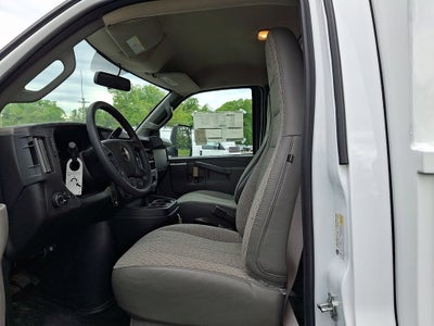 2025 GMC Savana Cutaway 3500 1WT