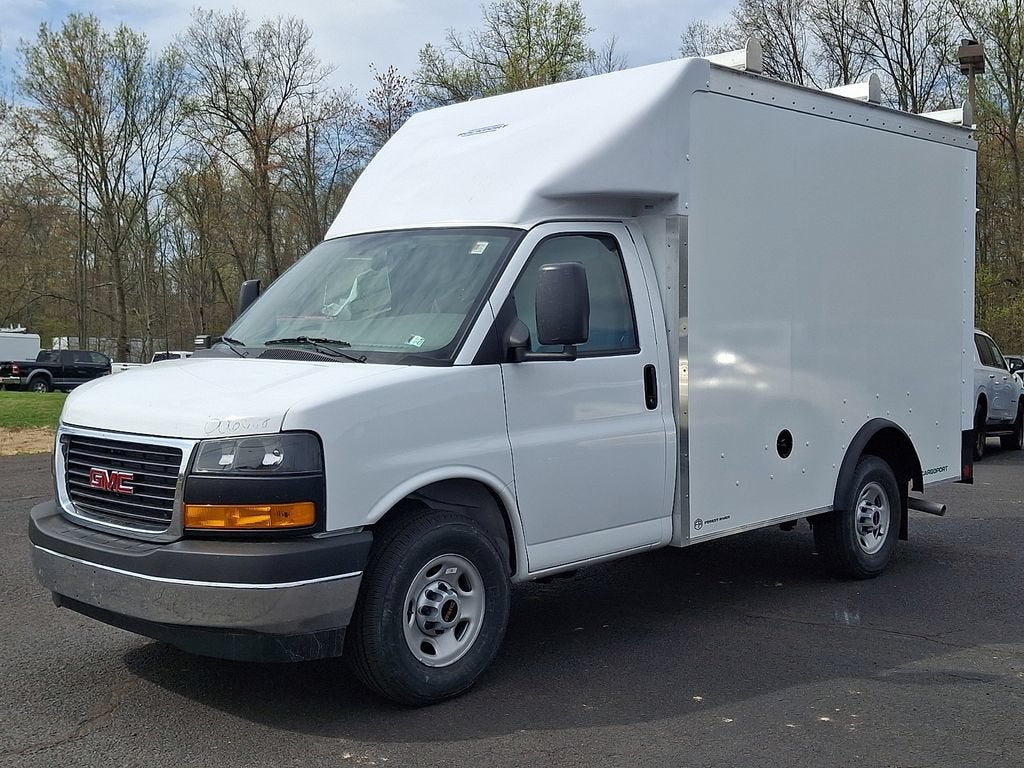 2026 GMC Savana Cutaway 3500 1WT