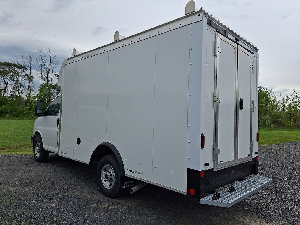 2026 GMC Savana Cutaway 3500 1WT