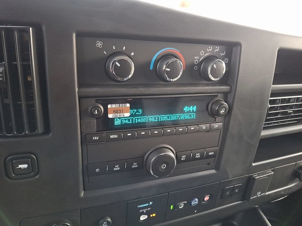 2025 GMC Savana Cutaway 3500 1WT