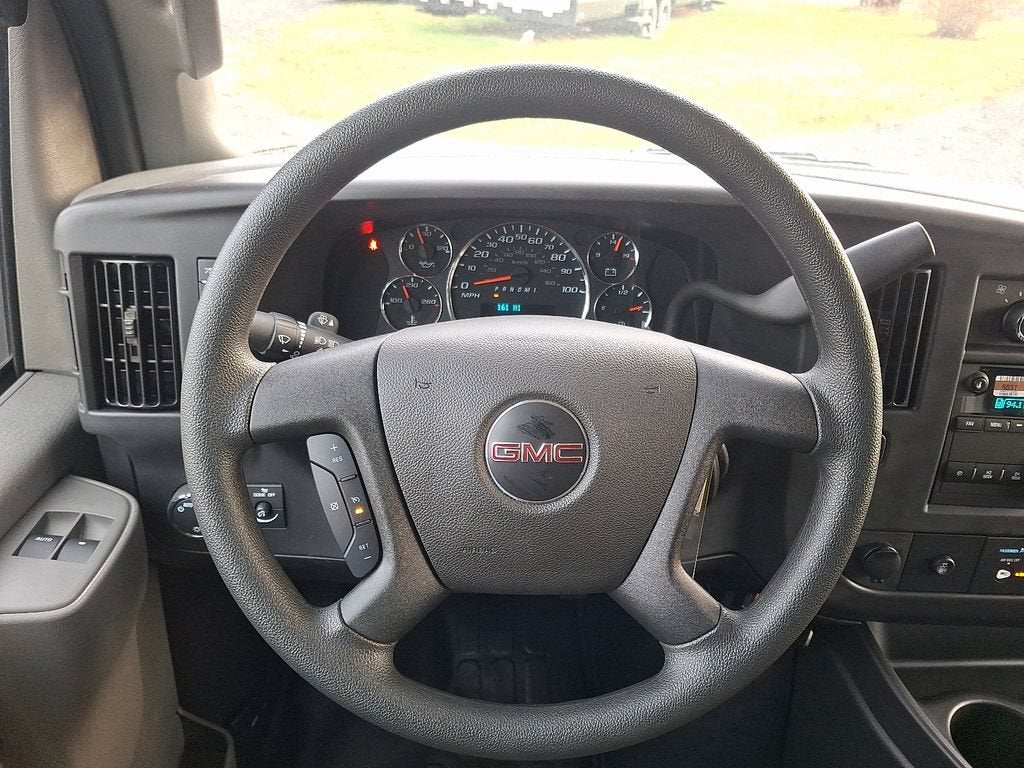 2025 GMC Savana Cutaway 3500 1WT