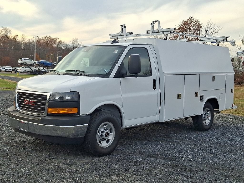 2025 GMC Savana Cutaway 3500 1WT