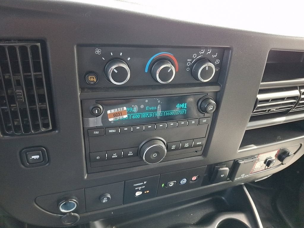 2026 GMC Savana Cutaway 3500 1WT