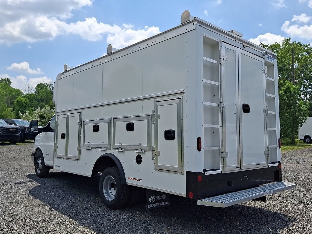 2026 GMC Savana Cutaway 4500 2WT