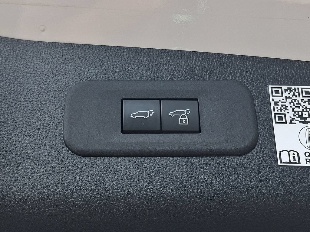 2025 Toyota Crown Signia XLE