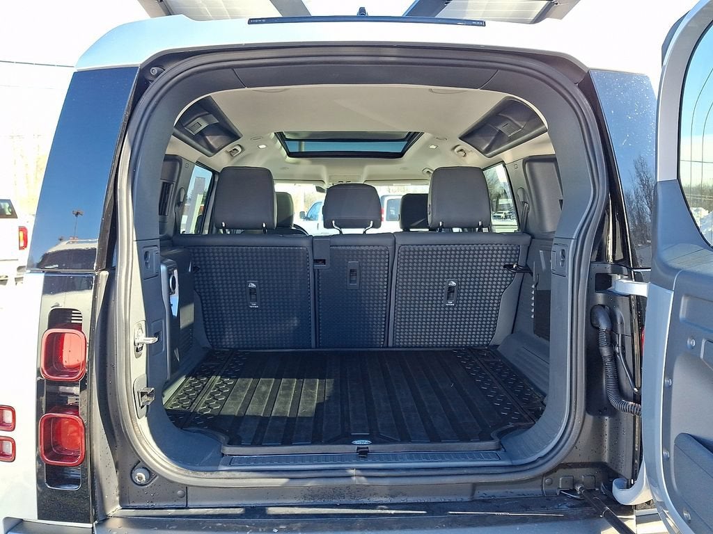 2022 Land Rover Defender 110 X-Dynamic SE