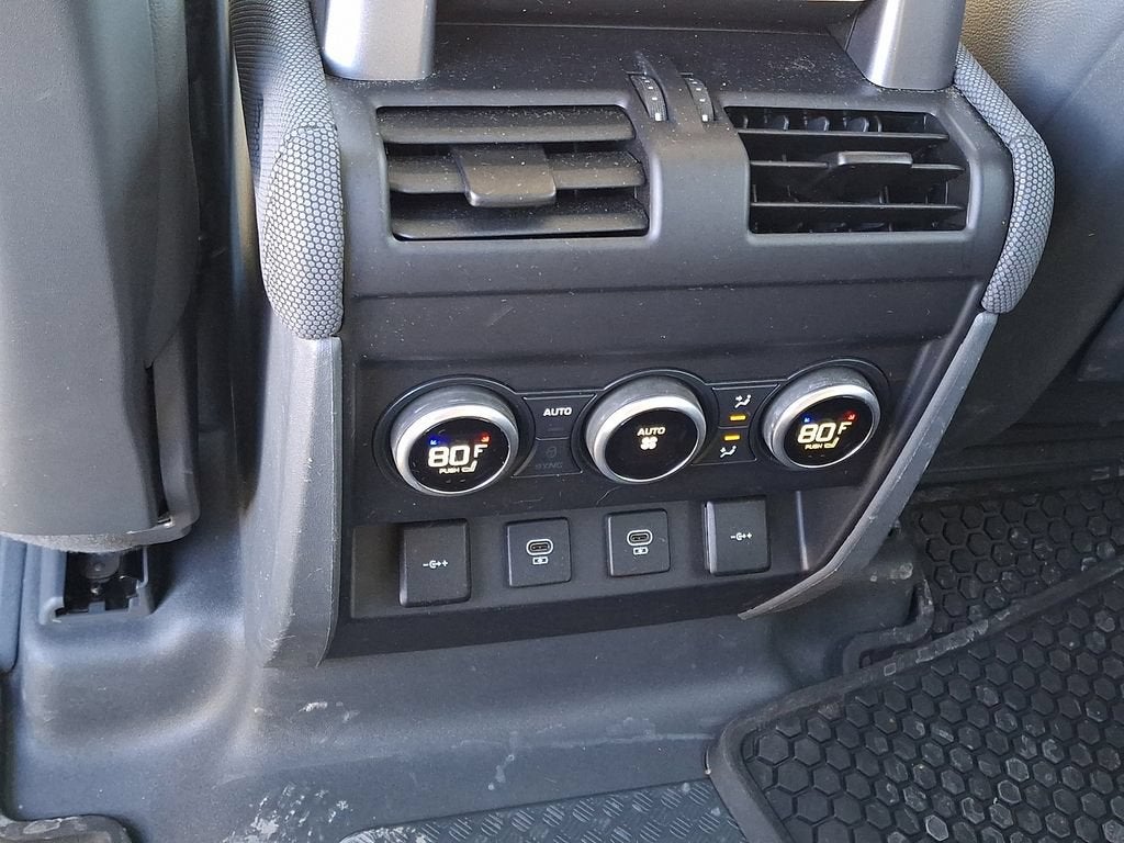 2022 Land Rover Defender 110 X-Dynamic SE