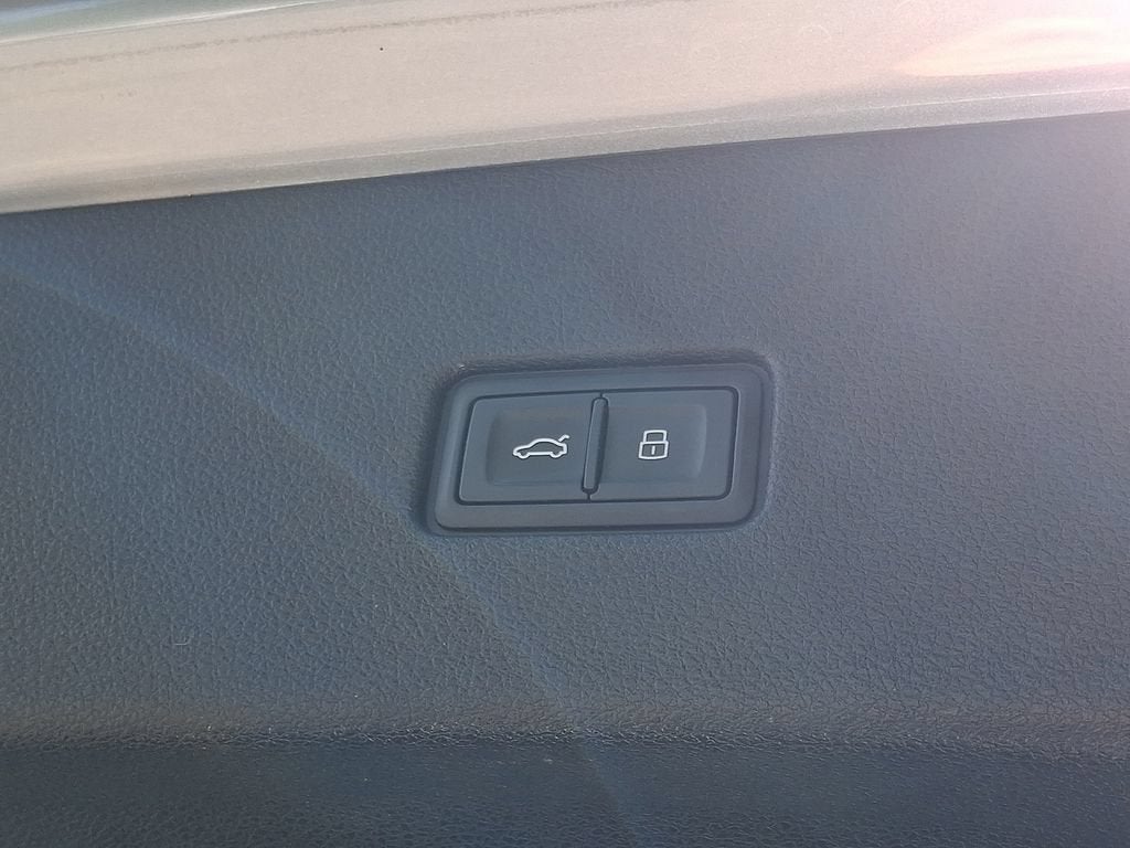 2019 Audi Q8 55 Premium