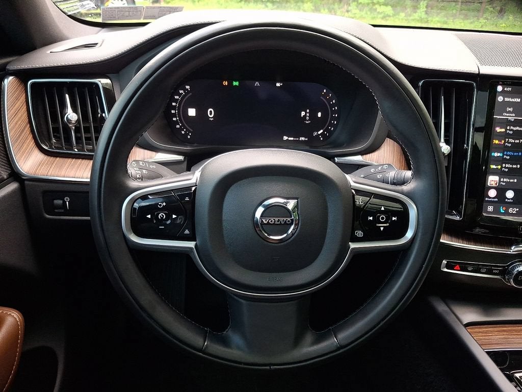 2022 Volvo XC60 B5 Inscription