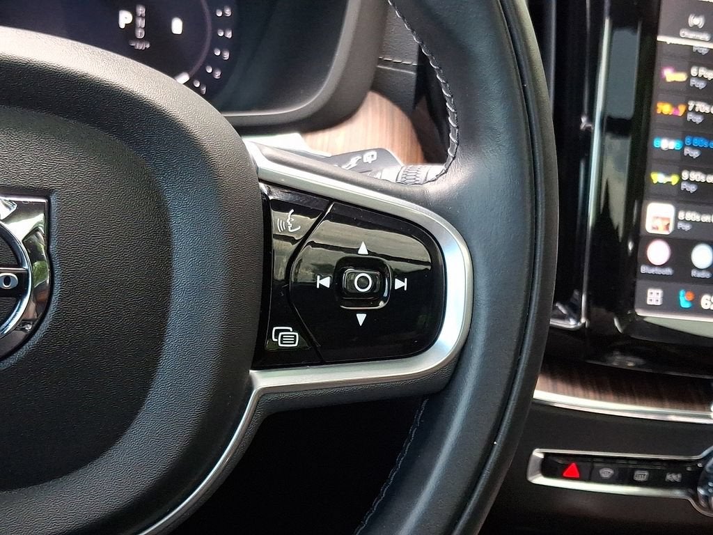 2022 Volvo XC60 B5 Inscription