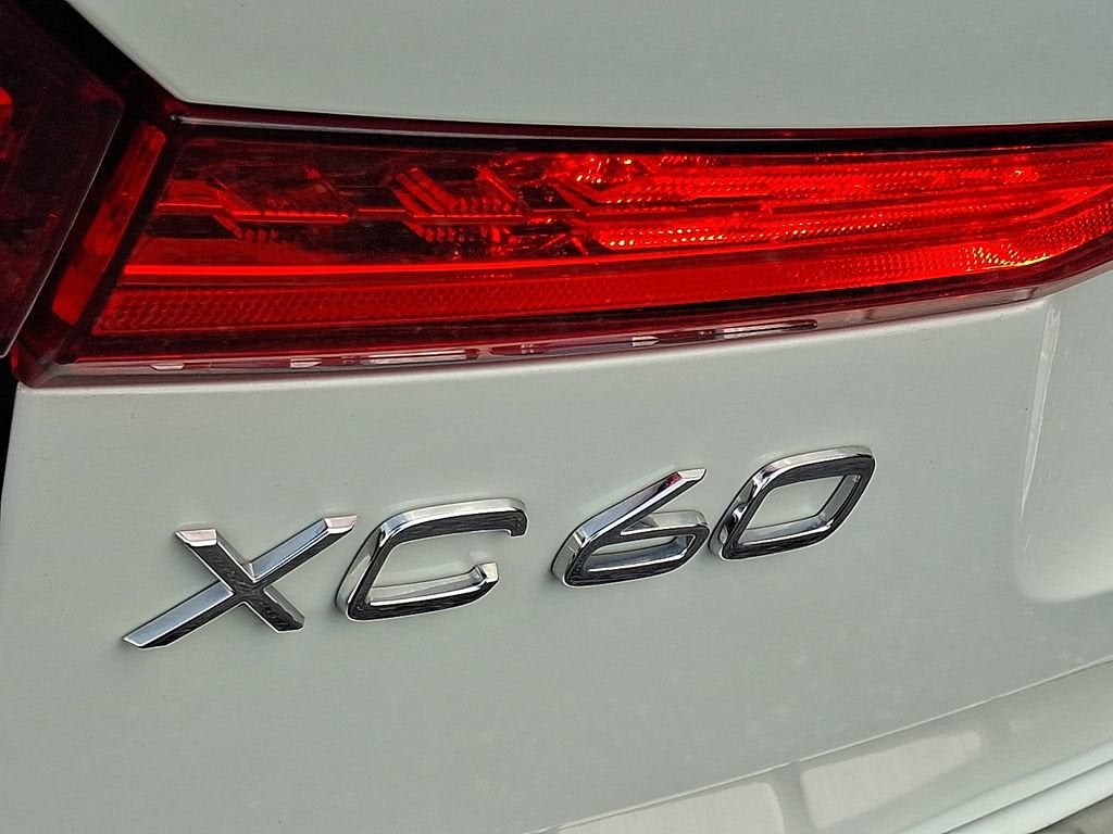 2022 Volvo XC60 B5 Inscription