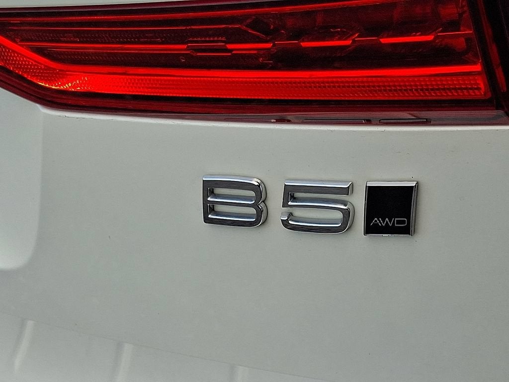 2022 Volvo XC60 B5 Inscription