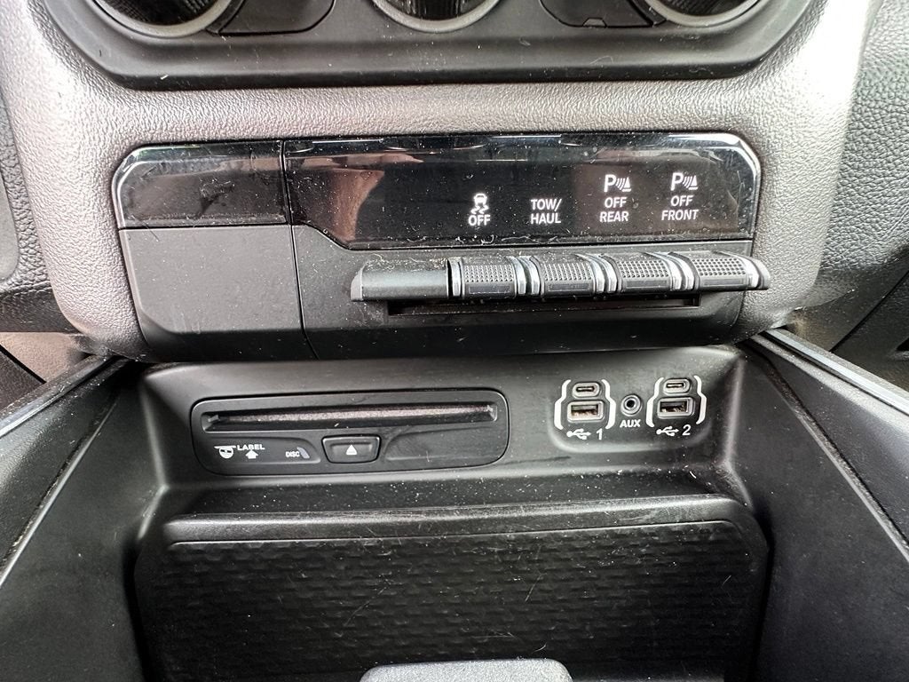 2019 RAM 1500 Big Horn/Lone Star Crew Cab 4x4 5'7" Box
