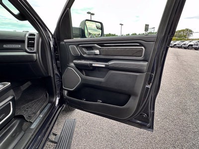 2020 RAM 1500 Laramie Crew Cab 4x4 5'7" Box