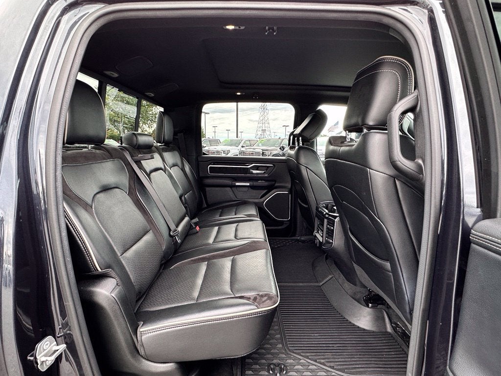 2020 RAM 1500 Laramie Crew Cab 4x4 5'7" Box