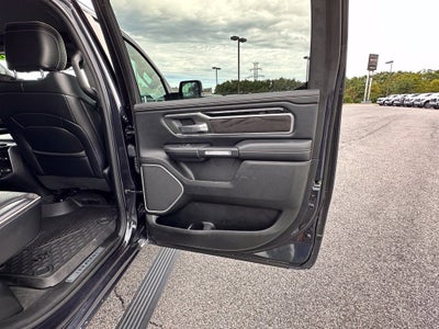 2020 RAM 1500 Laramie Crew Cab 4x4 5'7" Box