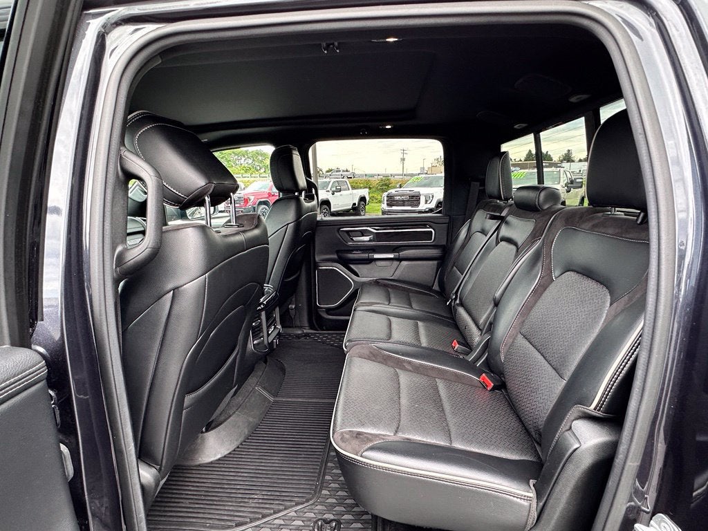 2020 RAM 1500 Laramie Crew Cab 4x4 5'7" Box