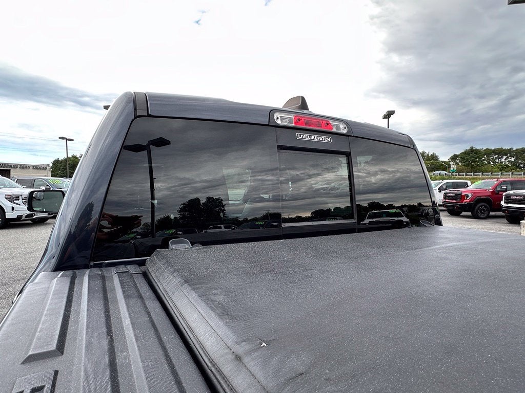 2020 RAM 1500 Laramie Crew Cab 4x4 5'7" Box