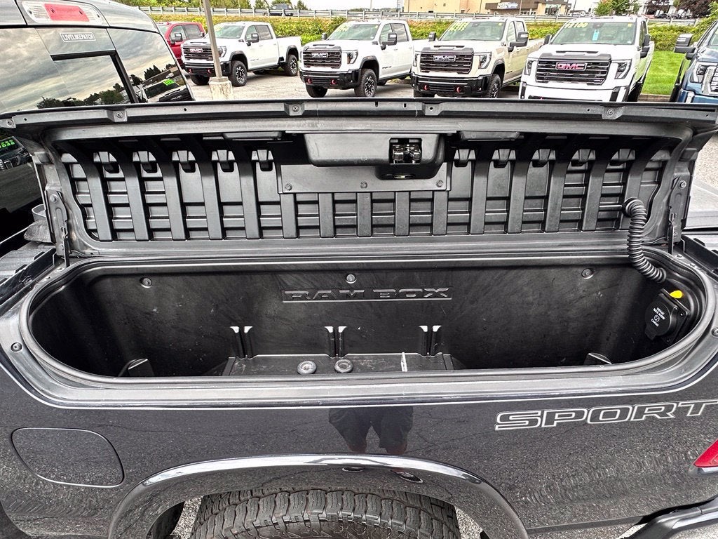 2020 RAM 1500 Laramie Crew Cab 4x4 5'7" Box