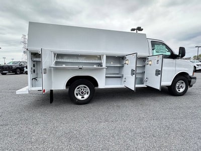 2025 GMC Savana Cutaway 3500 1WT