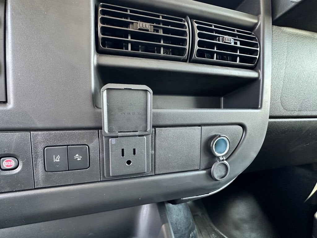 2025 GMC Savana Cutaway 3500 1WT