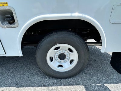 2025 GMC Savana Cutaway 3500 1WT
