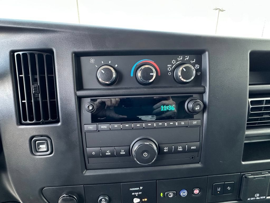 2025 GMC Savana Cutaway 3500 1WT