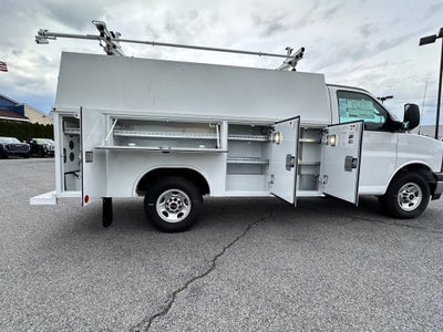 2025 GMC Savana Cutaway 3500 1WT
