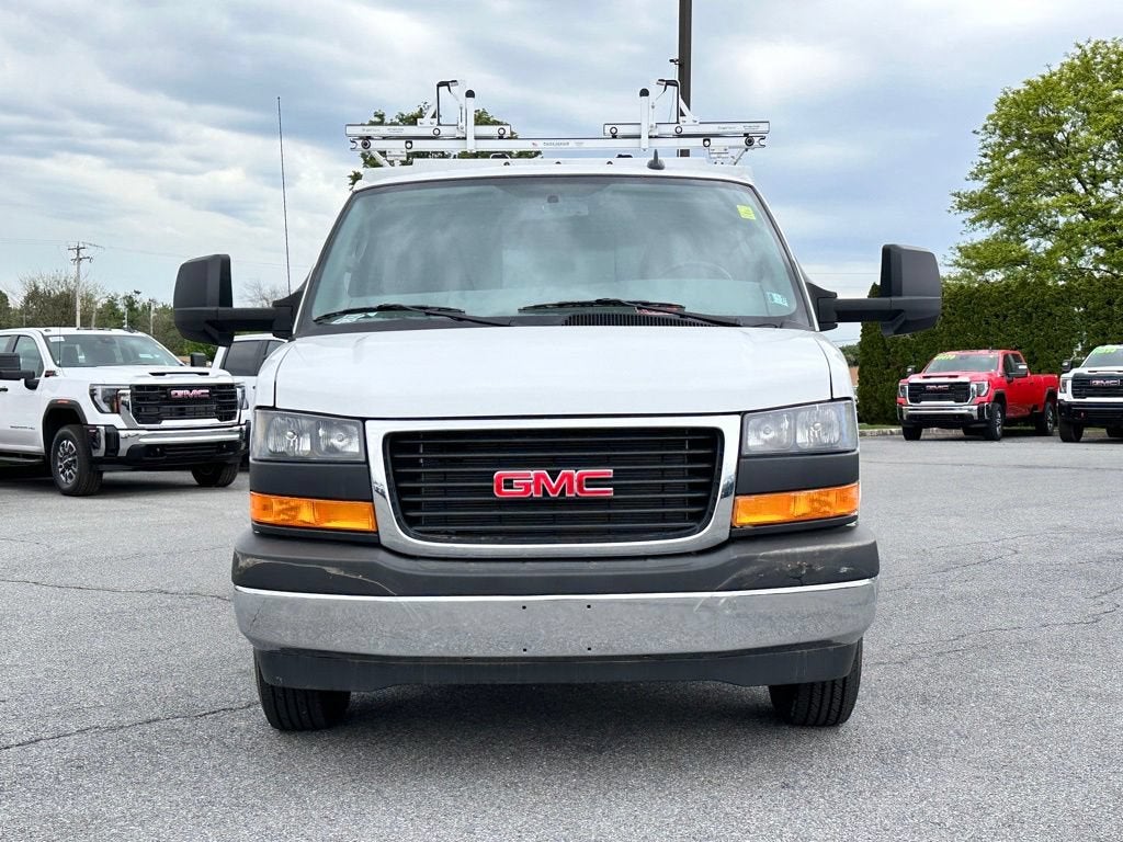 2025 GMC Savana Cutaway 3500 1WT