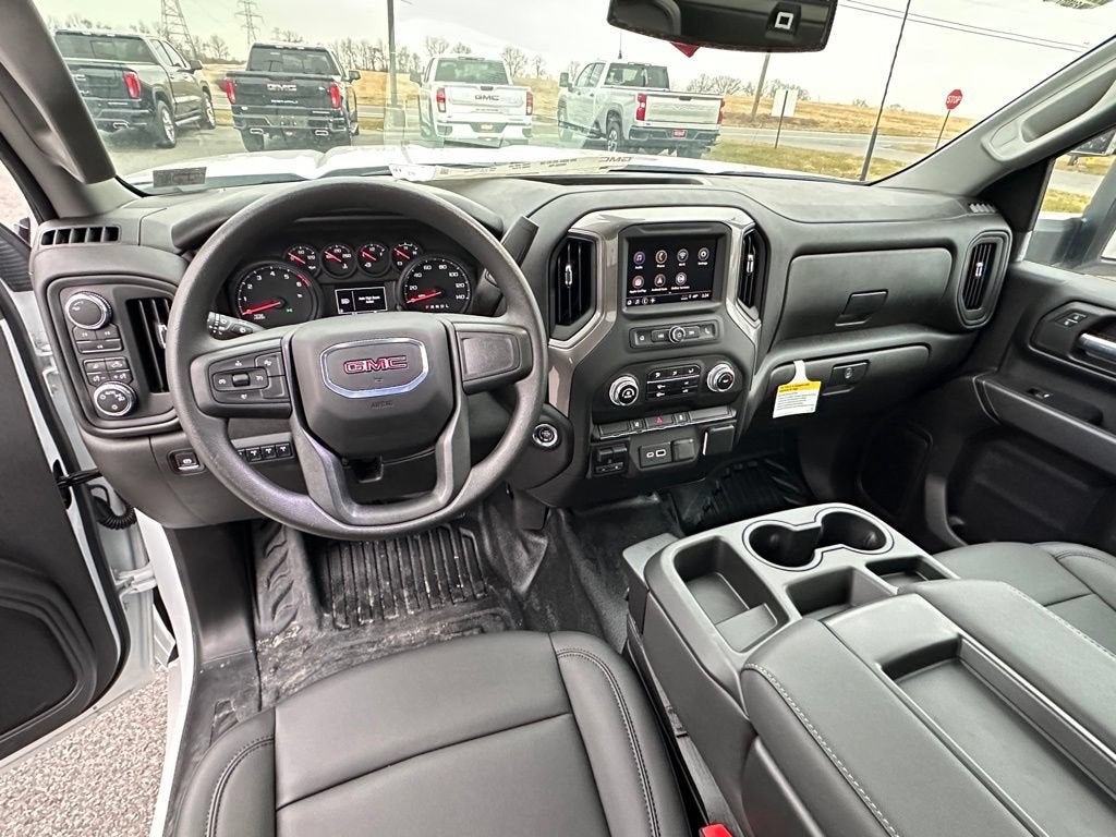 2025 GMC Sierra 3500 HD Chassis Cab Pro