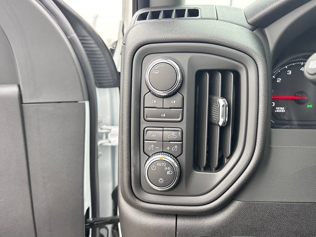 2025 GMC Sierra 3500 HD Chassis Cab Pro