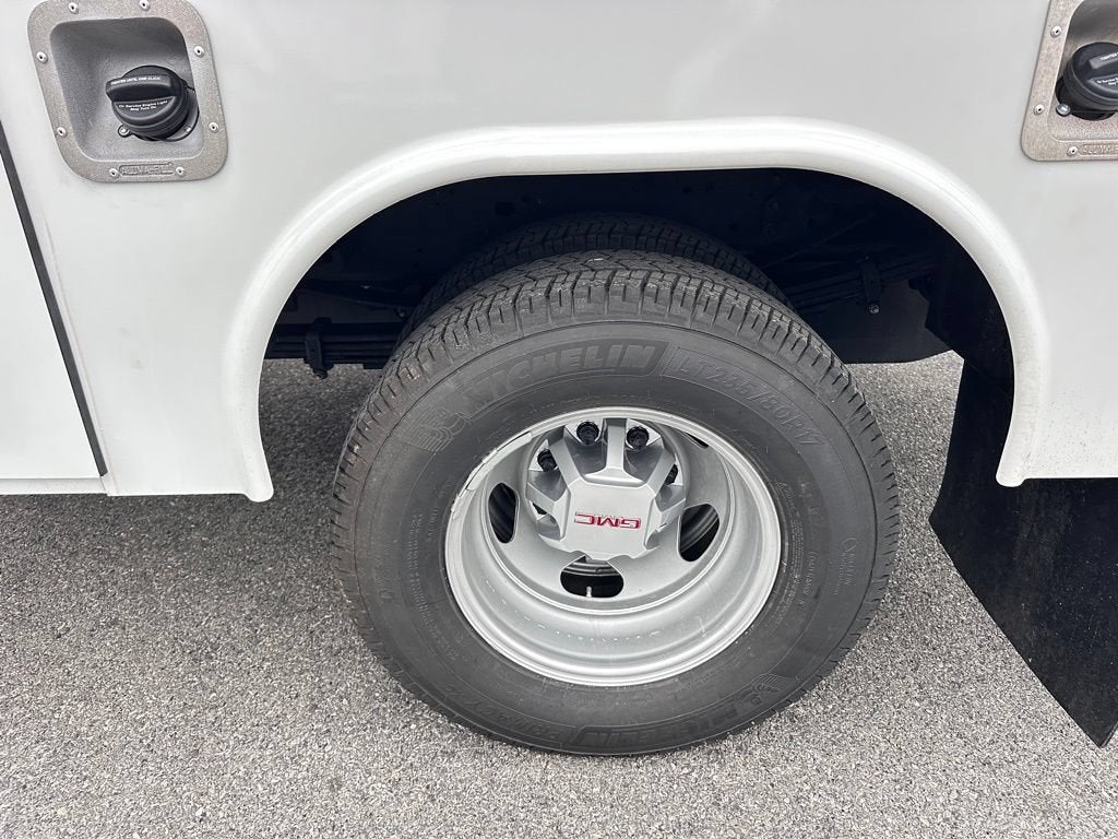2025 GMC Sierra 3500 HD Chassis Cab Pro