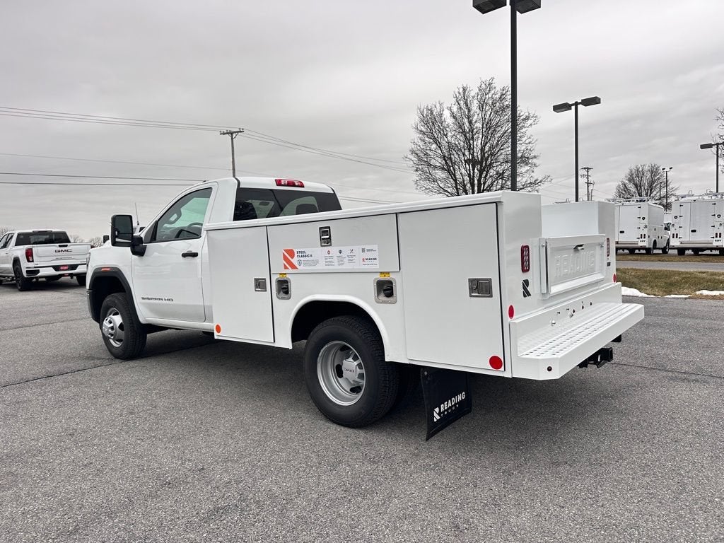 2025 GMC Sierra 3500 HD Chassis Cab Pro