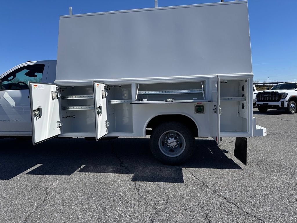 2026 GMC Sierra 3500 HD Chassis Cab Pro